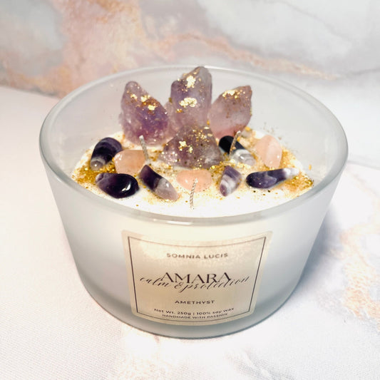 AMARA Calm & Protection - Große 3 - Docht Sojawachskerze mit Amethyst und Begleitstein - Somnia Lucis